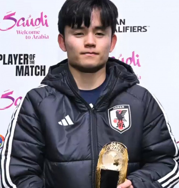 一傳一射閃耀全場！官方：久保建英當選日本2-0巴林全場最佳