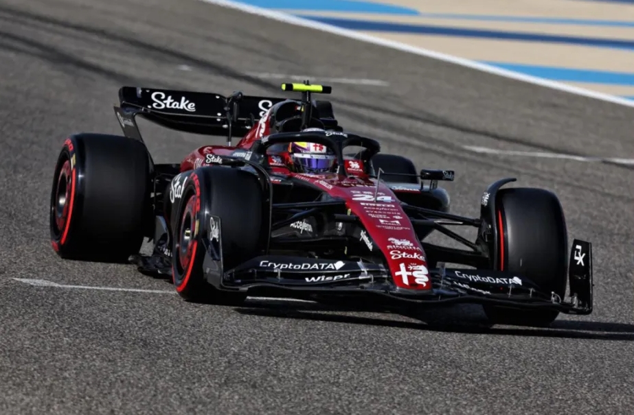 F1中國大獎賽正在進行！周冠宇：今年若有機會 想?yún)⒓酉翹BA的集訓(xùn)