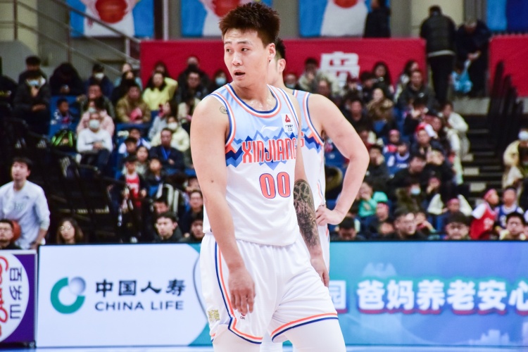 開場就手感熱！趙睿首節(jié)僅8分鐘 5中4&三分2中2拿到11分