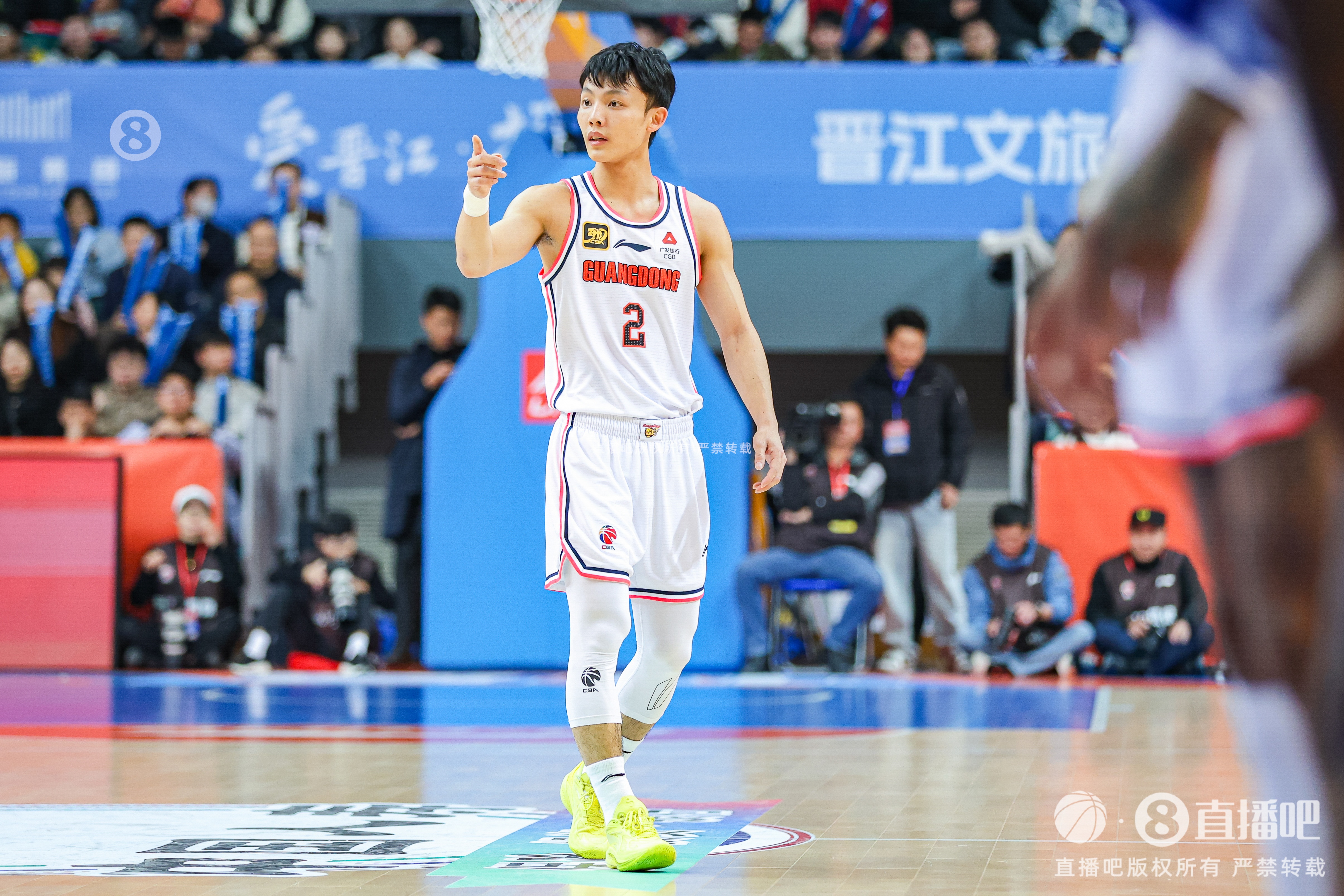 徐杰：身高不是打籃球的唯一標(biāo)準(zhǔn) 努力、勤奮、自律也是天賦