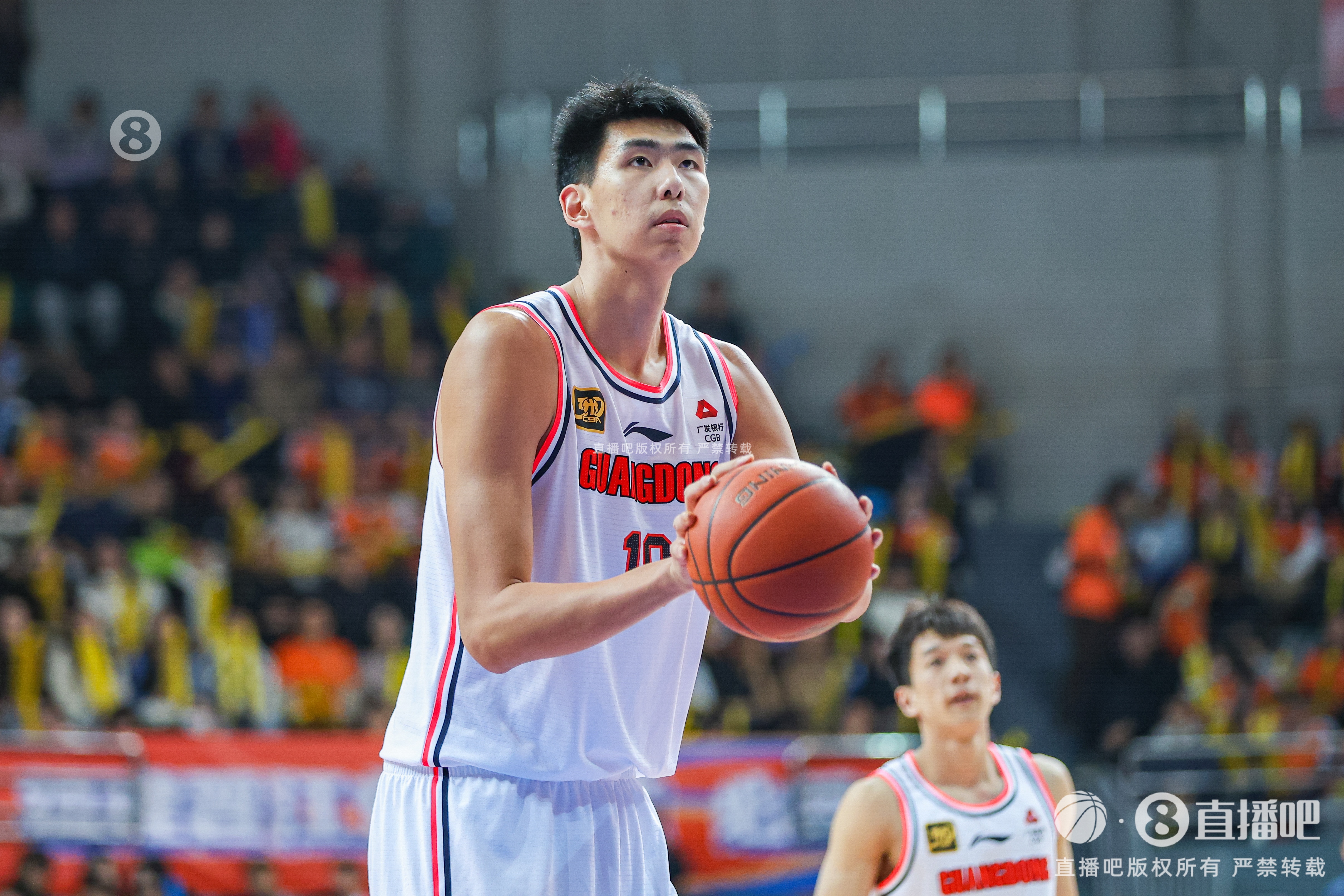 扣爽了！徐昕7中5得到15分8板 罰球7中5